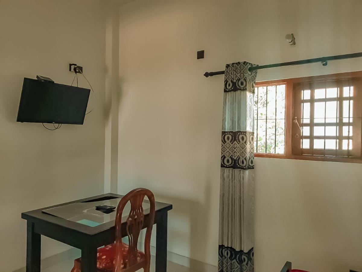 Hotel White House Ratnapura Ngoại thất bức ảnh