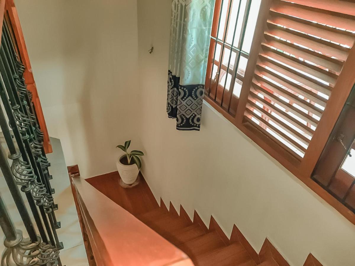 Hotel White House Ratnapura Ngoại thất bức ảnh