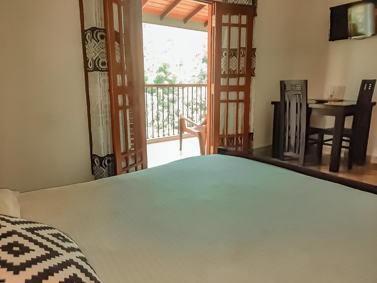 Hotel White House Ratnapura Ngoại thất bức ảnh