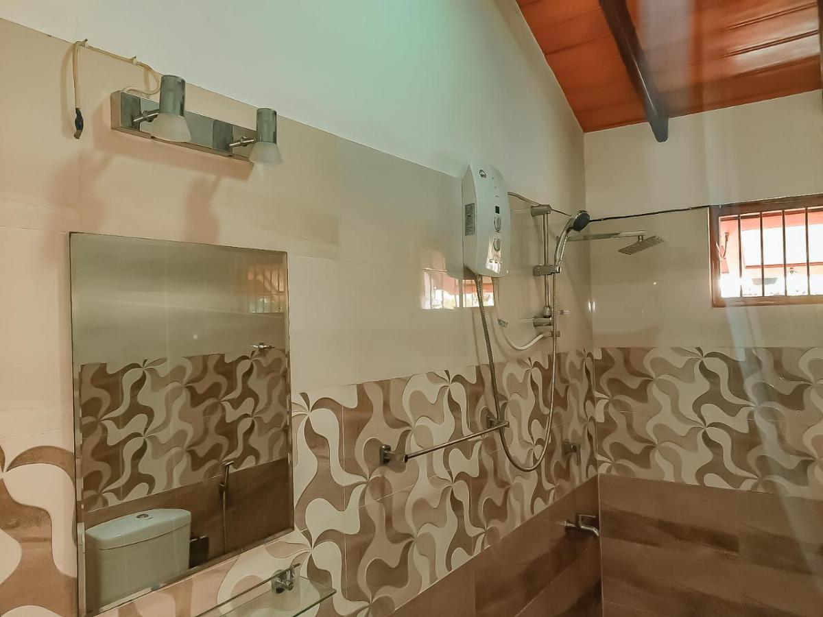 Hotel White House Ratnapura Ngoại thất bức ảnh