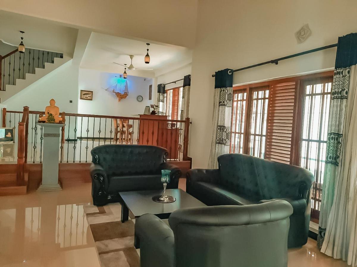 Hotel White House Ratnapura Ngoại thất bức ảnh