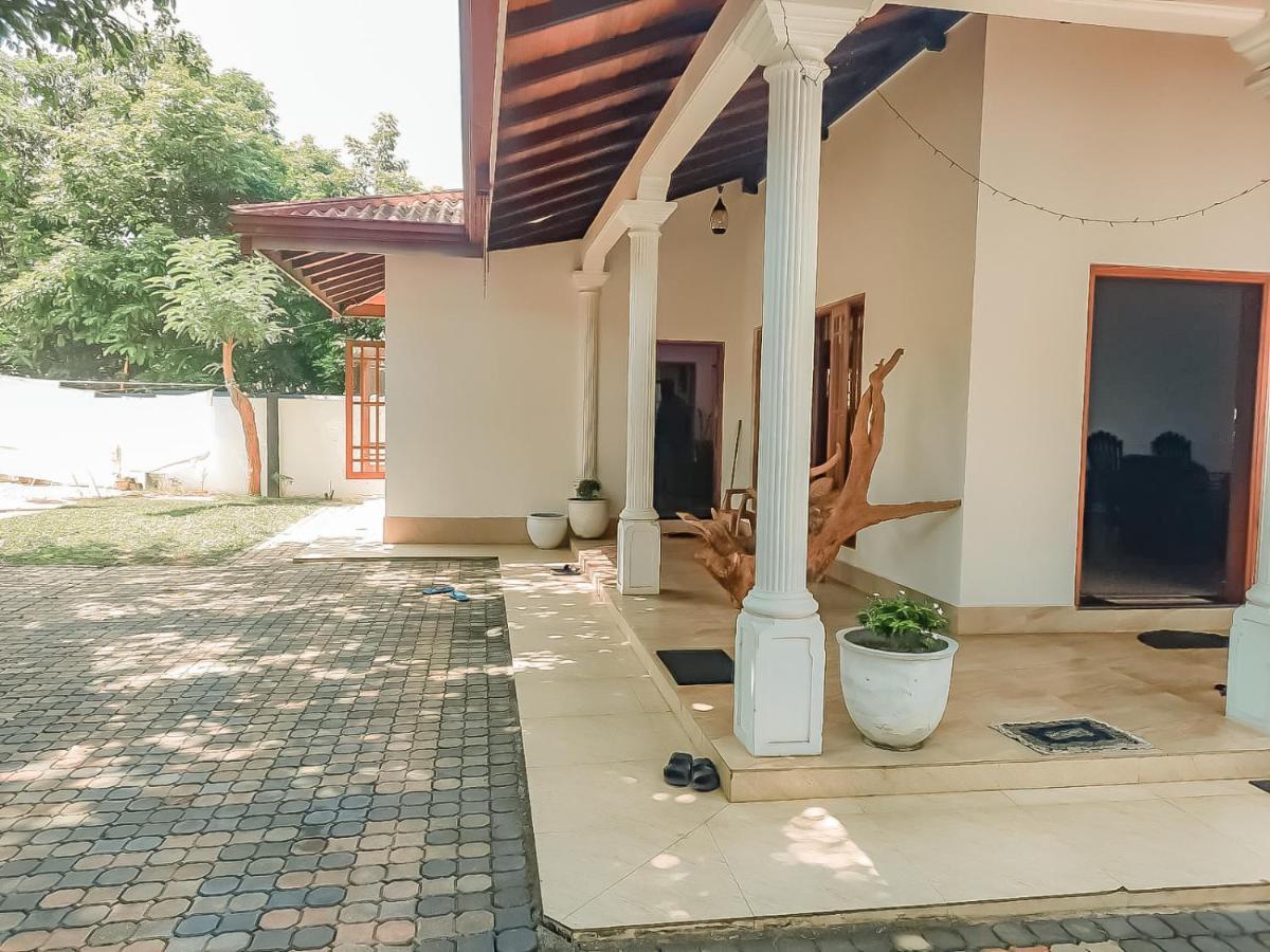Hotel White House Ratnapura Ngoại thất bức ảnh