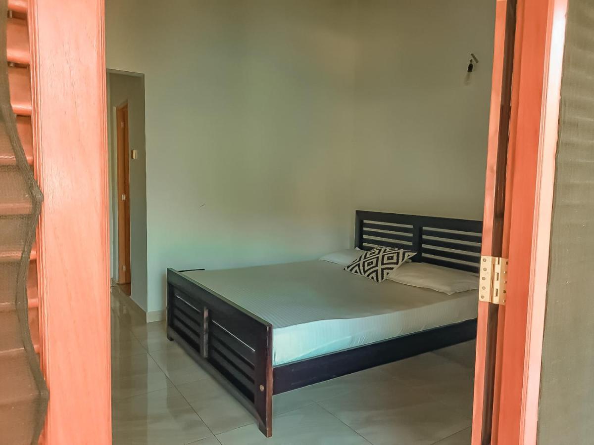 Hotel White House Ratnapura Ngoại thất bức ảnh
