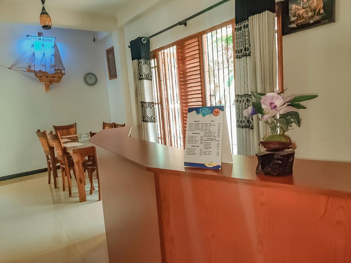 Hotel White House Ratnapura Ngoại thất bức ảnh