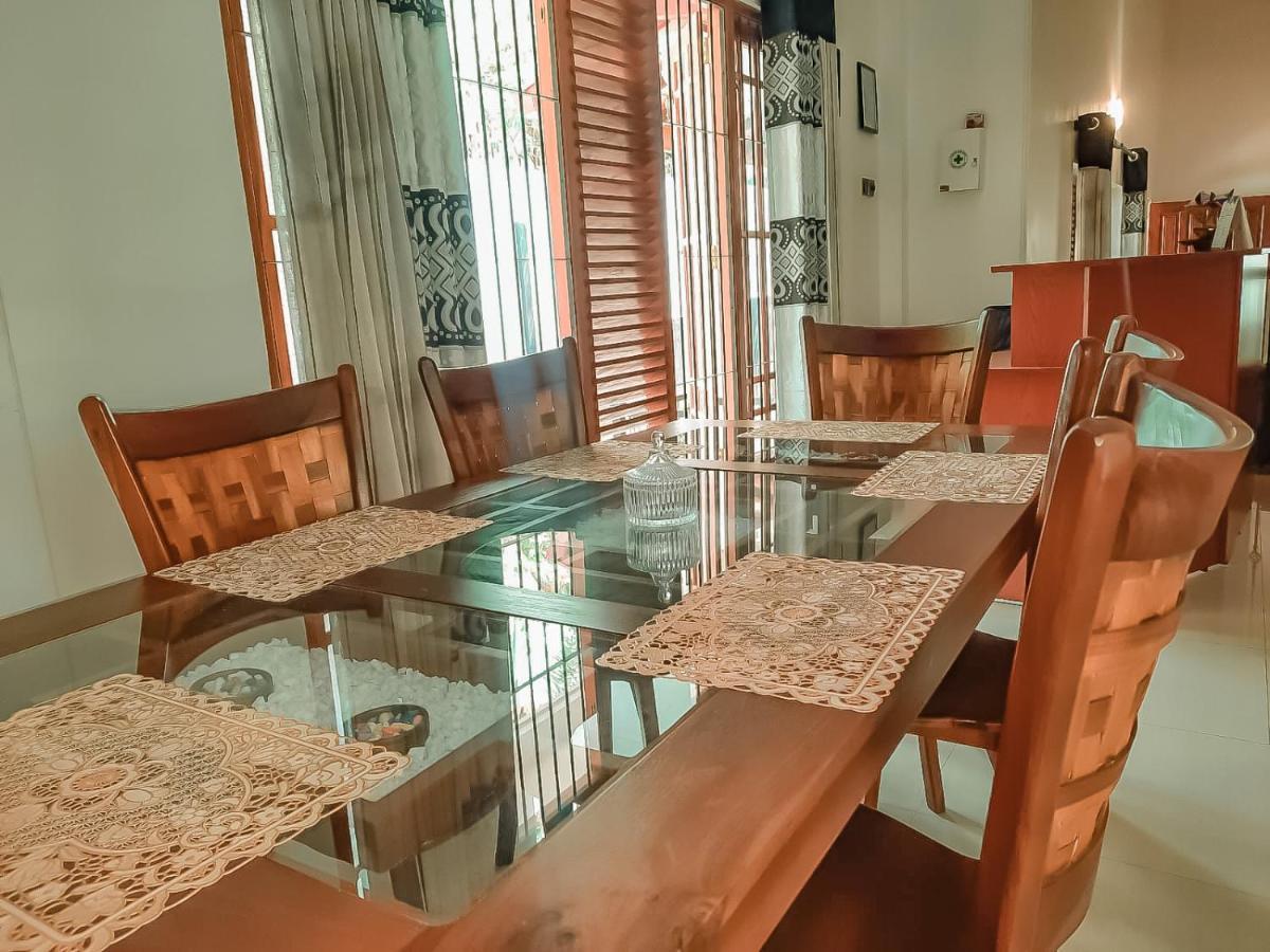 Hotel White House Ratnapura Ngoại thất bức ảnh