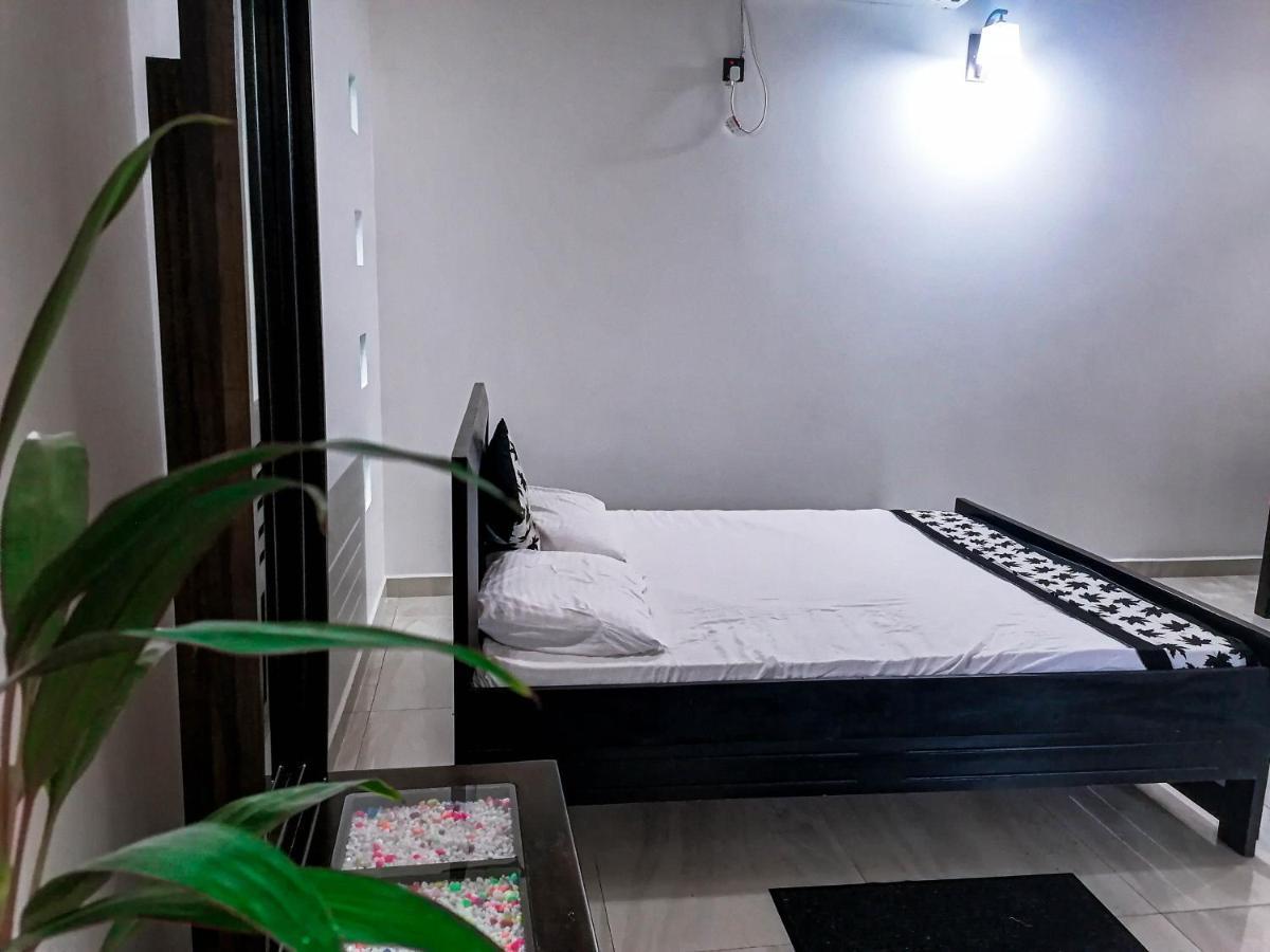 Hotel White House Ratnapura Ngoại thất bức ảnh