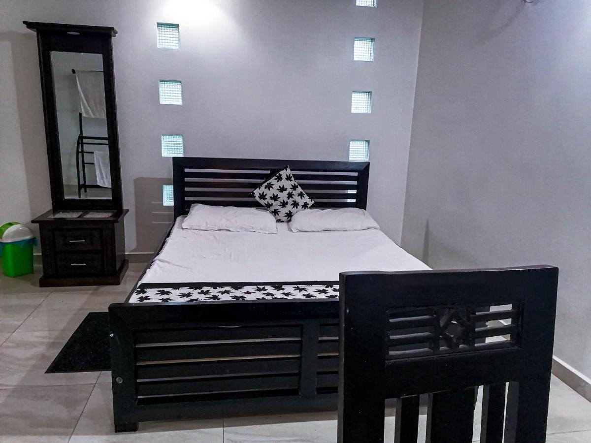 Hotel White House Ratnapura Ngoại thất bức ảnh
