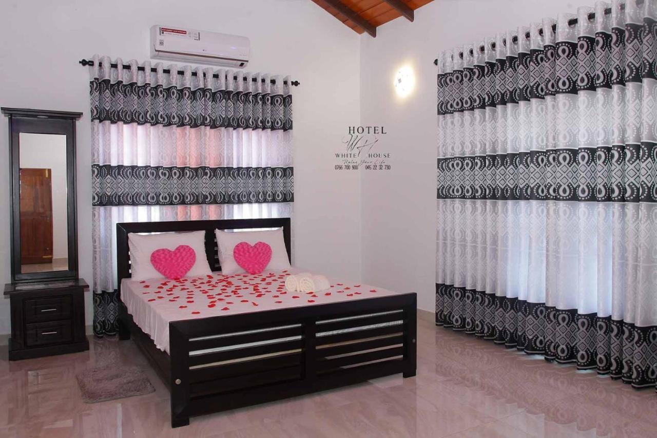 Hotel White House Ratnapura Ngoại thất bức ảnh