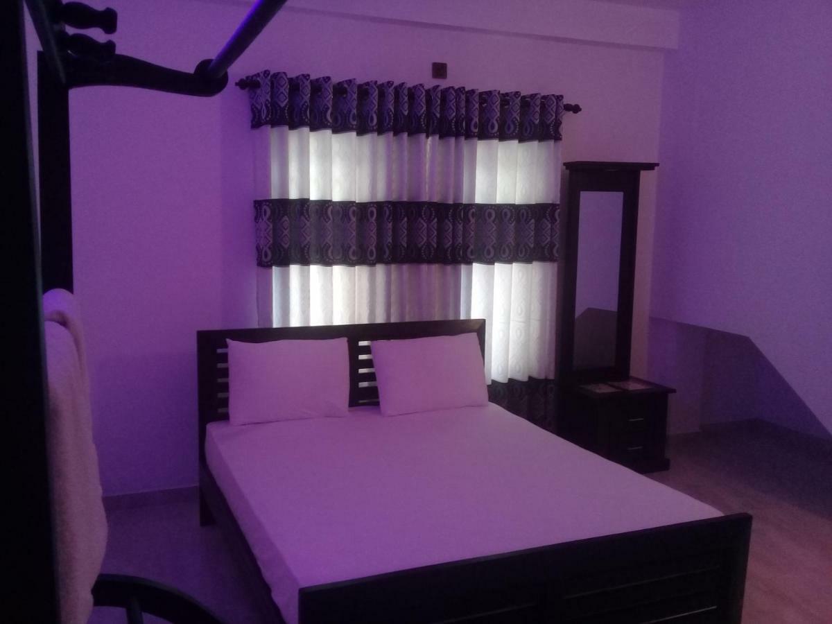 Hotel White House Ratnapura Ngoại thất bức ảnh