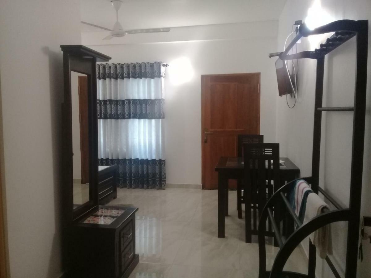 Hotel White House Ratnapura Ngoại thất bức ảnh